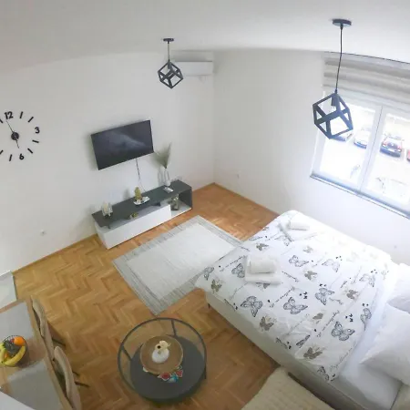 Lana Apartment